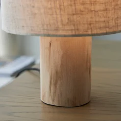 Lampe, Pia Tischleuchte natur, 1x A60, E27, 40W, Holz aus nachhaltiger Waldwirtschaft (FSC) ^ Brilliant Best