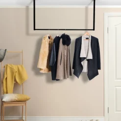 CLP Kleiderstange Fenton I Kleiderständer für Deckenmontage I Garderobenstange aus Metall I für Flur, Garderobe und Schlafzimmer Clearance