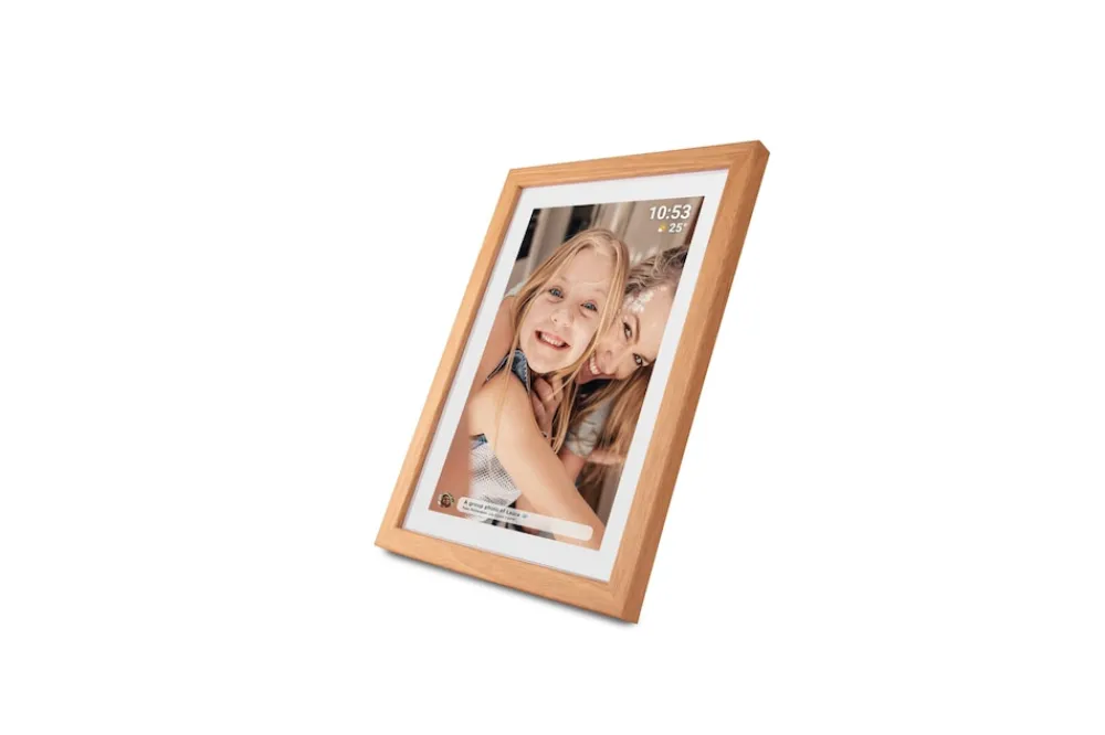 PFF-1040LW WLAN Bilderrahmen – 10,1", Frameo, Holz, hellbraun ^ Denver Hot