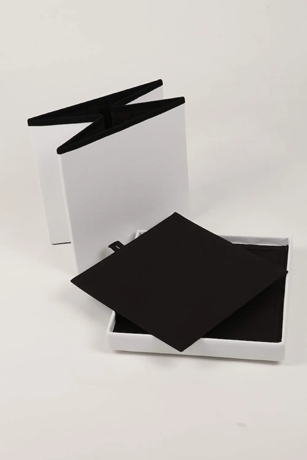 Sitzwürfel "StoreCube" - white ^ ECHTWERK Hot