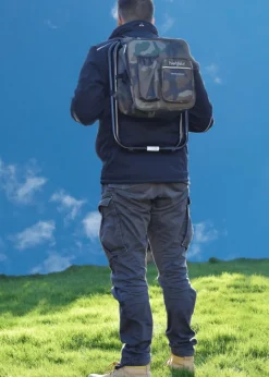 Highfeld ® Sitzrucksack Ansitzrucksack mit Hocker camouflage Campinghocker Angelhocker Falthocker Hot