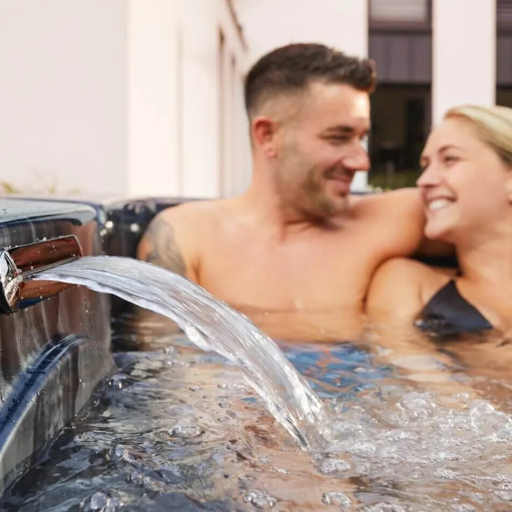 Outdoor Whirlpool BLACK MARBLE PURE - 210 x 160 cm für 3 Personen ^ Home Deluxe