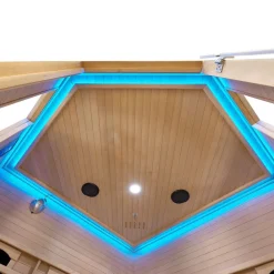 Infrarotkabine Nyborg E150K – Infrarotsauna 4 Personen –LED-Farblicht, 7 Keramik-, 1 Flächenstrahler ^ Artsauna Online