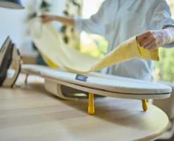 Pocket Max Tischbügelbrett, 110cm Bügelfläche, Faltbares Mini-Bügelbrett mit Aufhängehaken ^ Joseph Joseph Online
