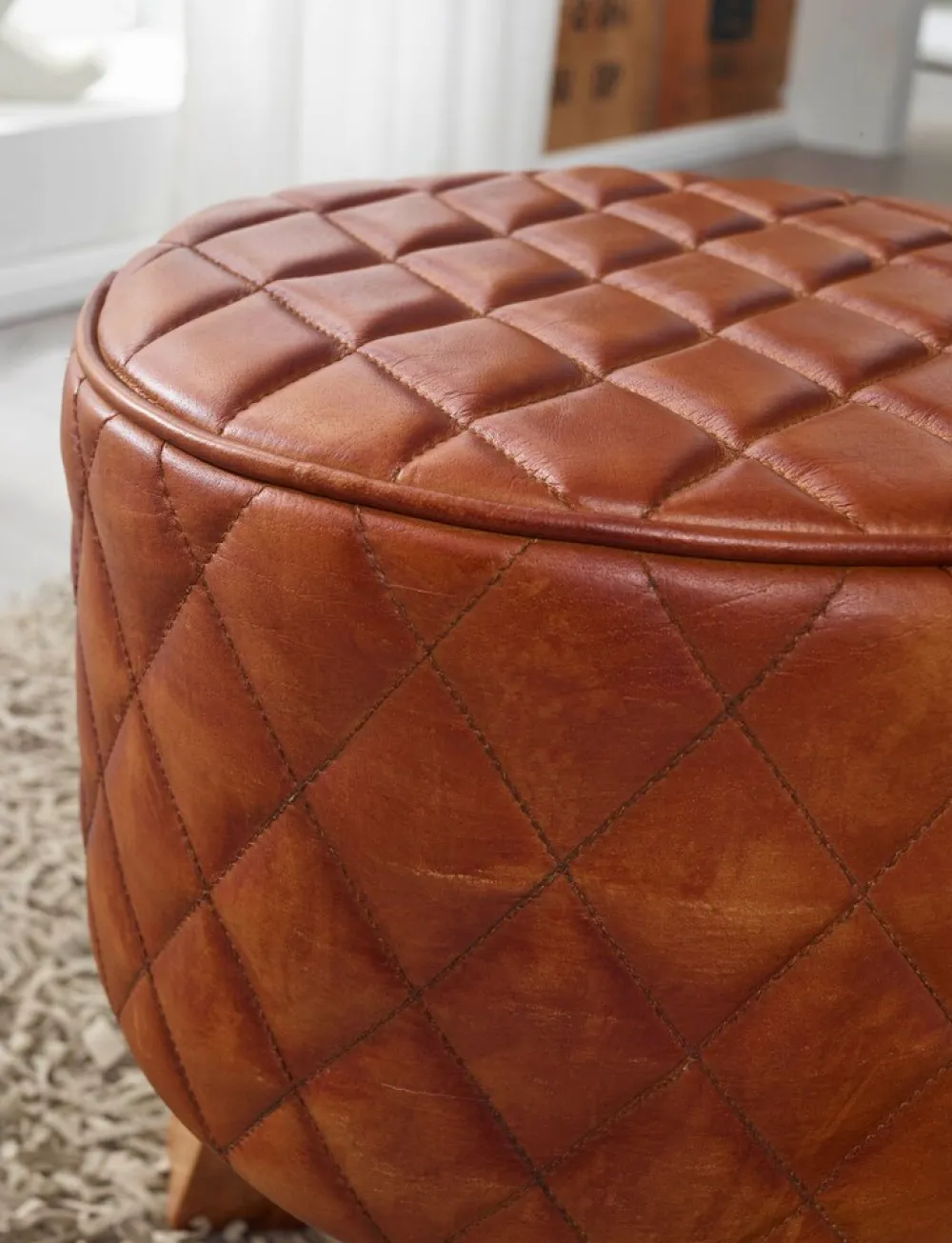 Extravaganter Sitzhocker mit Rautenmuster, Holz und Leder, 46 cm Höhe, Braun ^ KADIMA DESIGN Hot