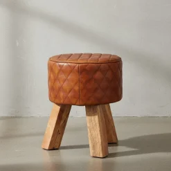 Extravaganter Sitzhocker mit Rautenmuster, Holz und Leder, 46 cm Höhe, Braun ^ KADIMA DESIGN Hot