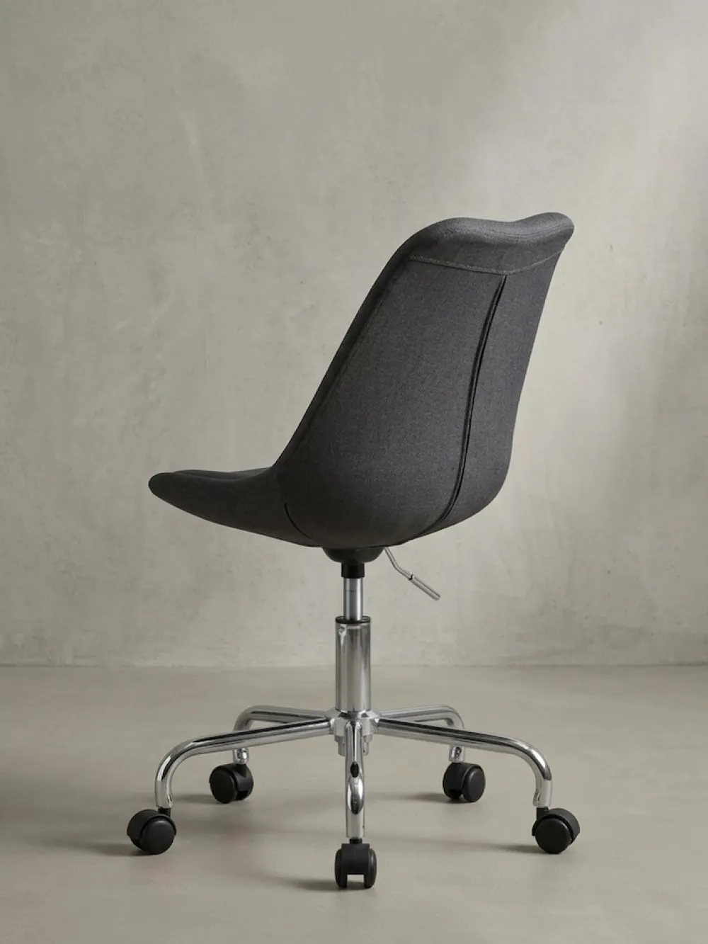 KADIMA DESIGN Schalenstuhl MESCHIO für Homeoffice, 360° Drehfunktion, max. 110 kg Belastung, in verschiedenen Farben Schwarz Outlet