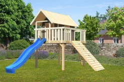 Karibu Stelzenhaus Fidel mit Rutsche blau und Holzrampe ^ Karibu Holztechnik