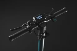 - SO4 pro E-Scooter 10,5 Ah, blk/grn, dt. Straßenzul. ^ SoFlow Hot