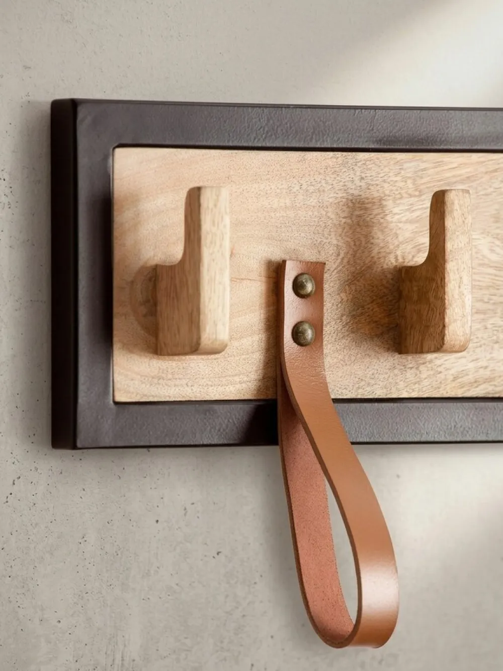 Wandgarderobe Mango Massivholz Echtleder Modern 60x15x6 cm mit Schlaufen ^ KADIMA DESIGN Best