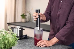 Zwilling XTEND Stabmixer-Set (100 Watt, kabellos, batteriebetrieben, 3 Geschwindigkeitsstufen, Soft-Start-Funktion, Winglet-Klinge, 600-ml-Mixbecher aus Kunststoff, Ladestation mit Powerbank-Funktion, 12V Lithium-Ionen-Akku, USB-Ladekabel, Schwarz) Discount
