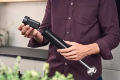 Zwilling XTEND Stabmixer-Set (100 Watt, kabellos, batteriebetrieben, 3 Geschwindigkeitsstufen, Soft-Start-Funktion, Winglet-Klinge, 600-ml-Mixbecher aus Kunststoff, Ladestation mit Powerbank-Funktion, 12V Lithium-Ionen-Akku, USB-Ladekabel, Schwarz) Discount